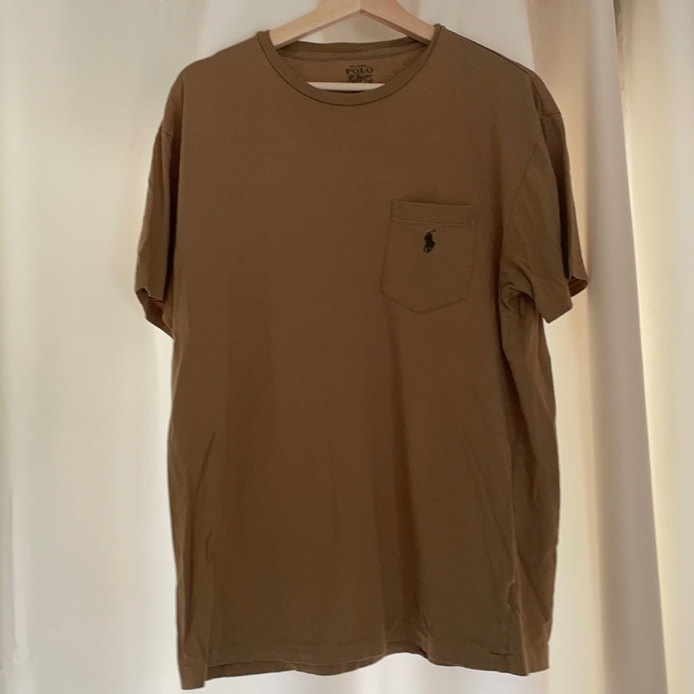 Tan t-shirt, polo, M